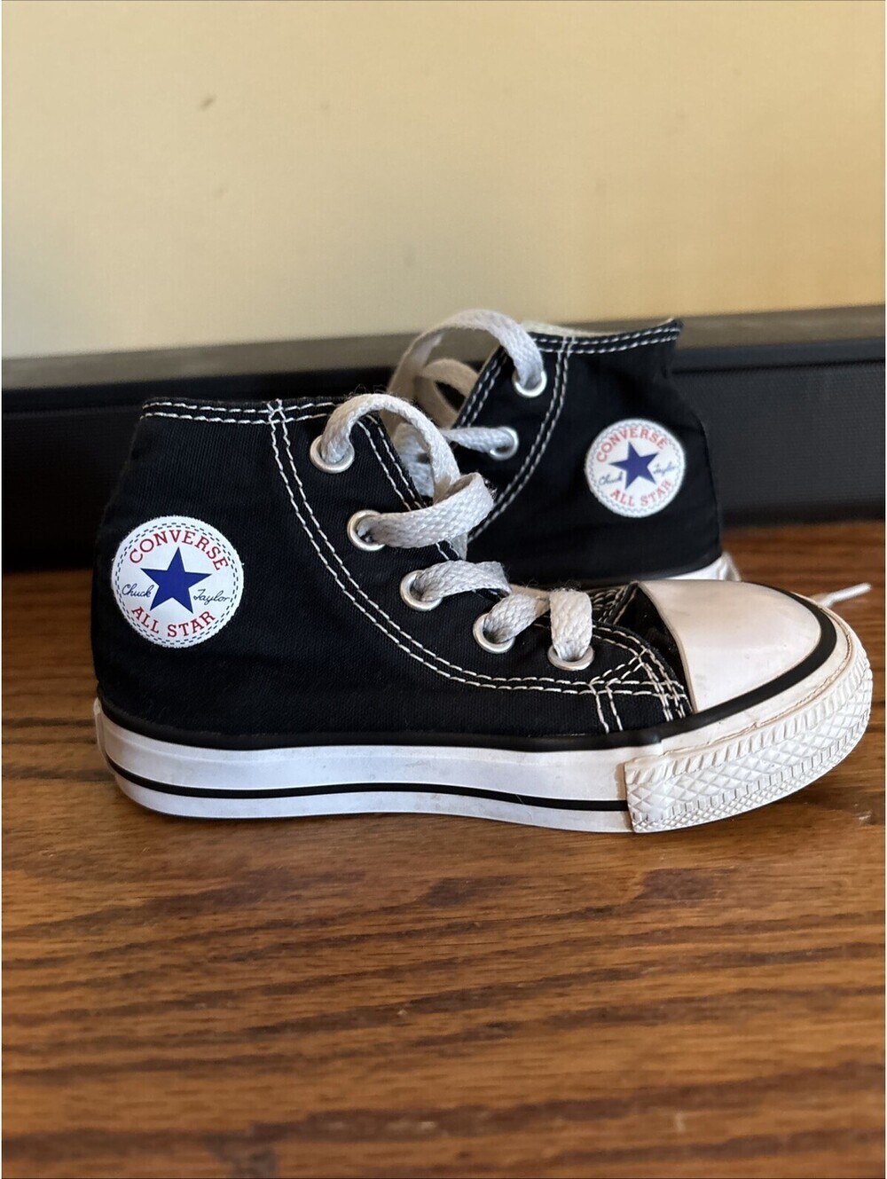 Chuck Taylor Converse All Star Kids Size 6